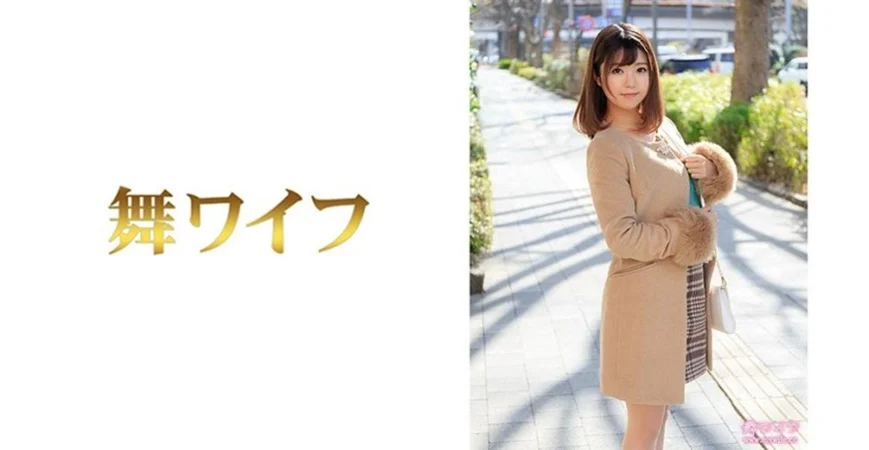 颜值爆表完美露脸女神热舞诱惑，换透明内裤，不过还是尺度小
